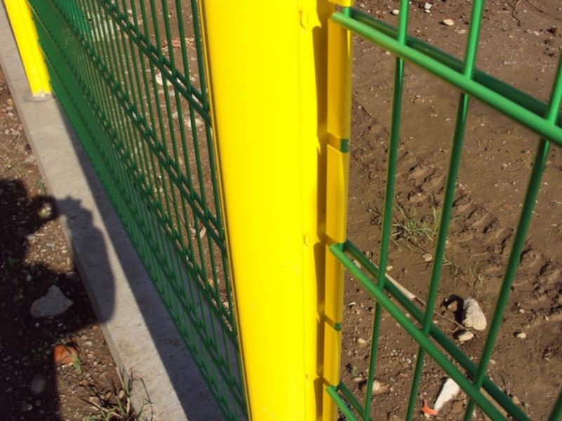 Fissaggio ad incastro recinzione a pannelli